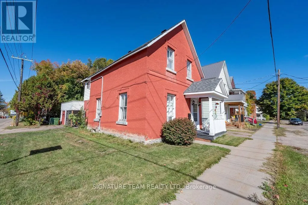 201 WELLAND STREET