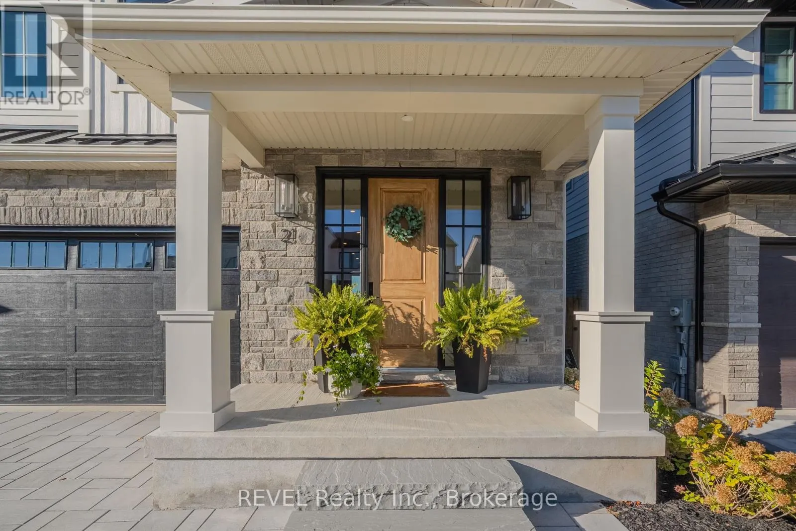 21 ARSENAULT CRESCENT