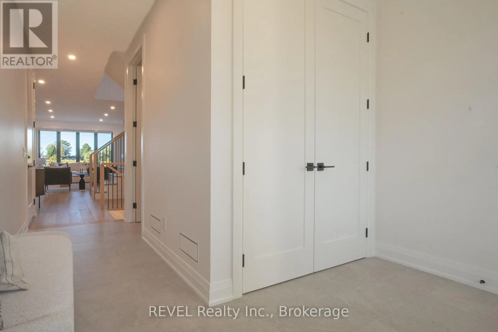 21 ARSENAULT CRESCENT