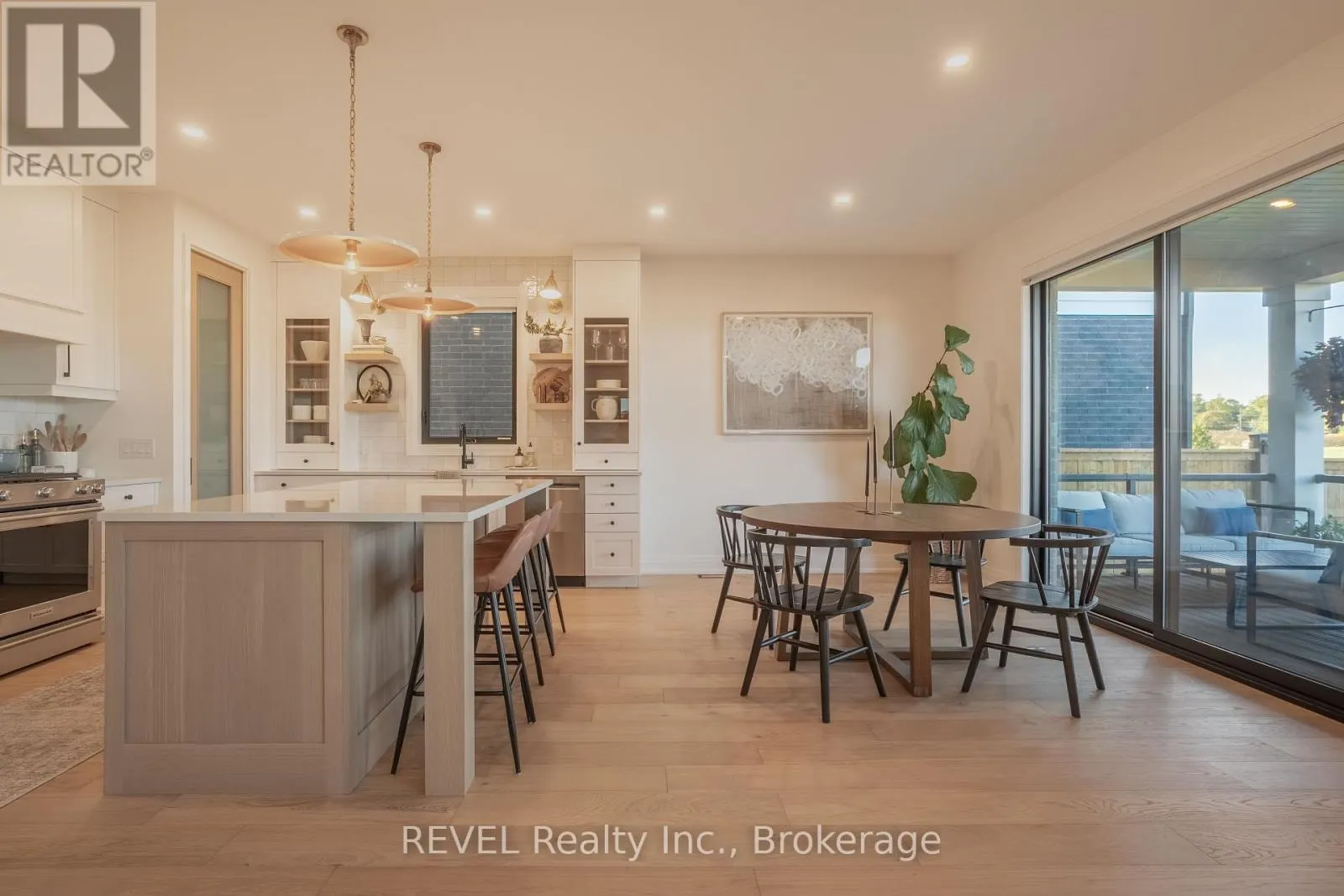 21 ARSENAULT CRESCENT
