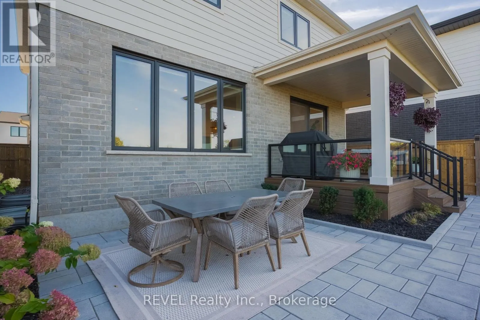 21 ARSENAULT CRESCENT