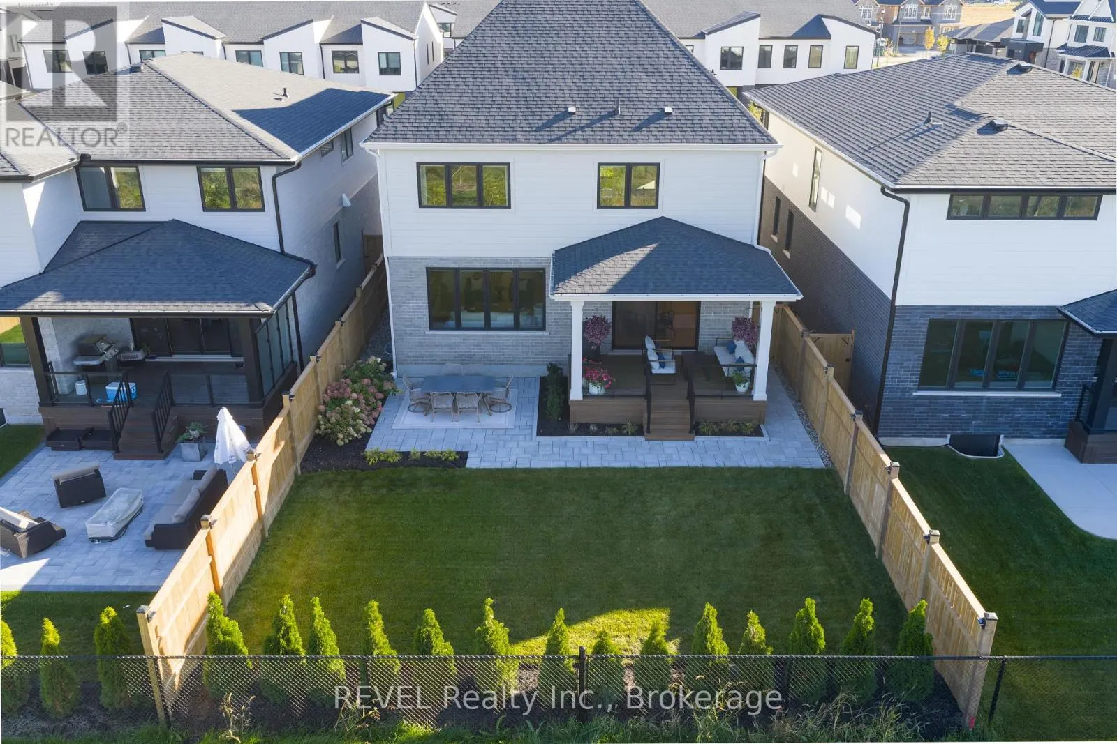 21 ARSENAULT CRESCENT