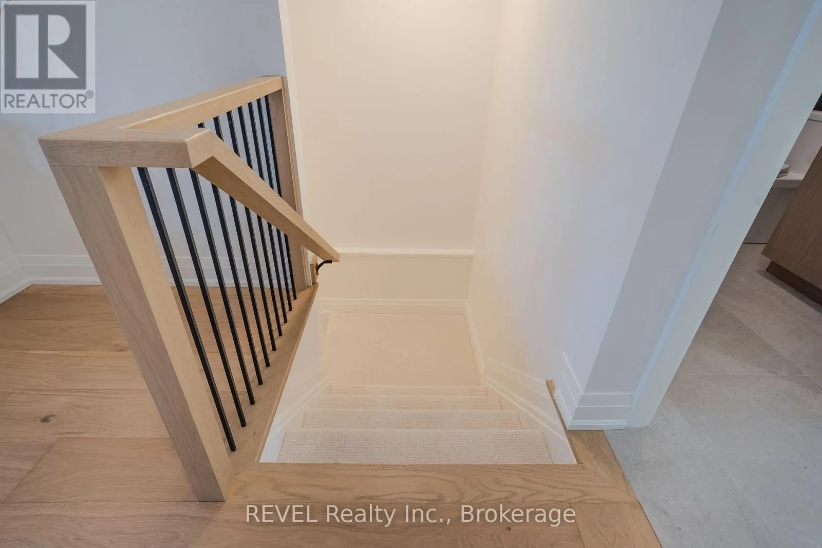 21 ARSENAULT CRESCENT