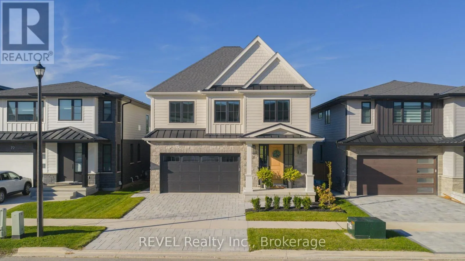 21 ARSENAULT CRESCENT