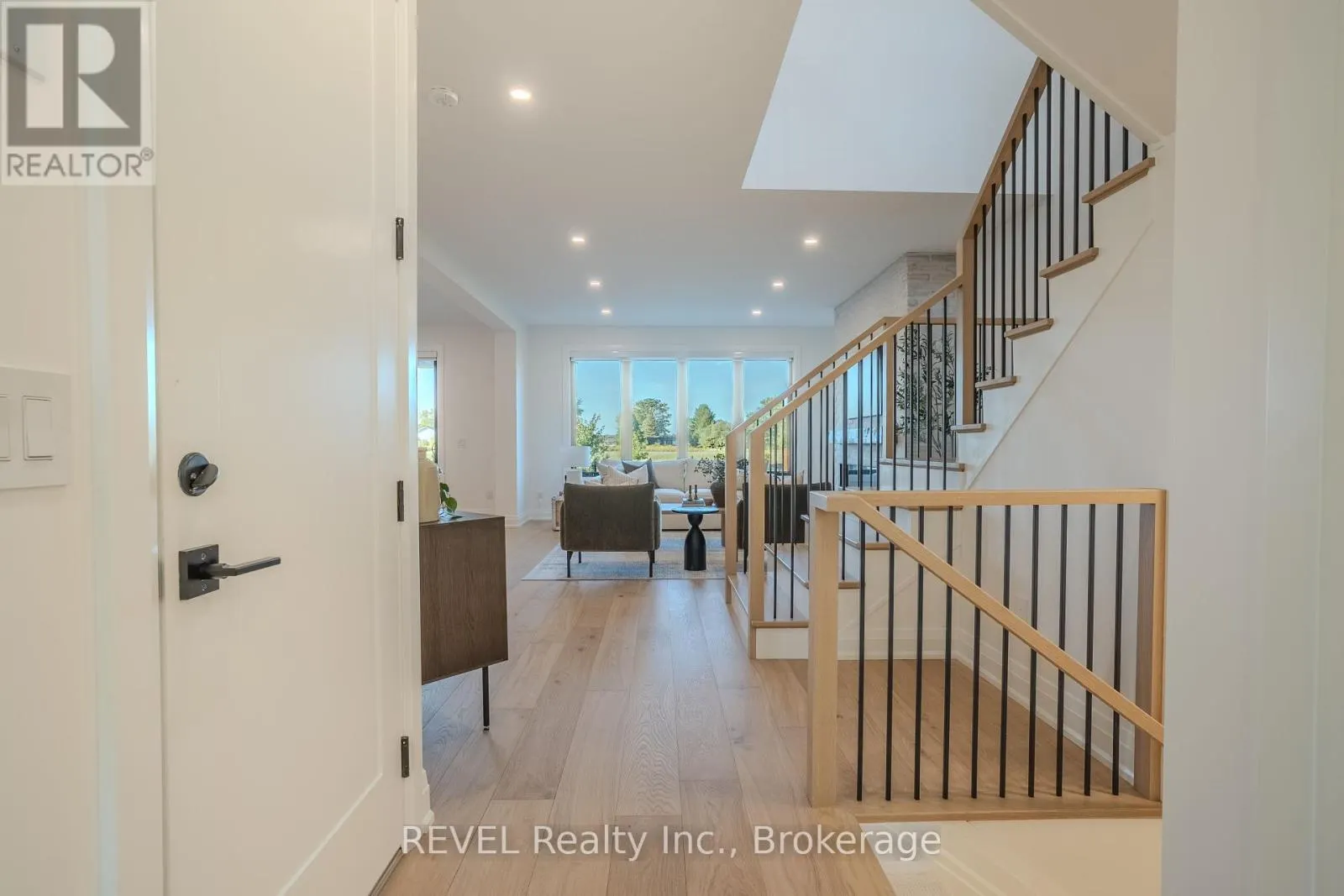 21 ARSENAULT CRESCENT