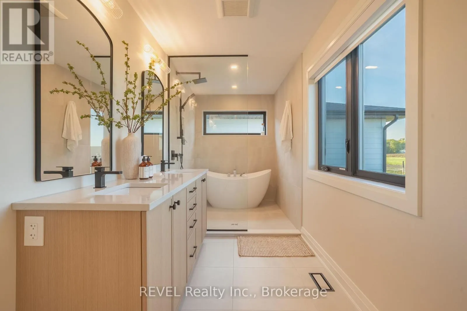21 ARSENAULT CRESCENT