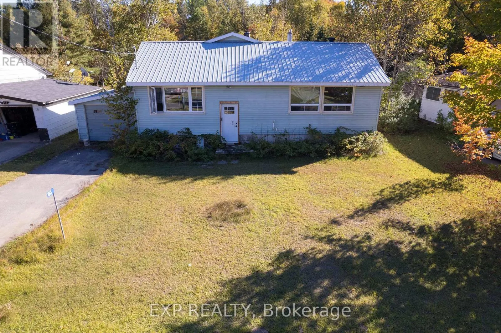 1043 ESTATES ROAD