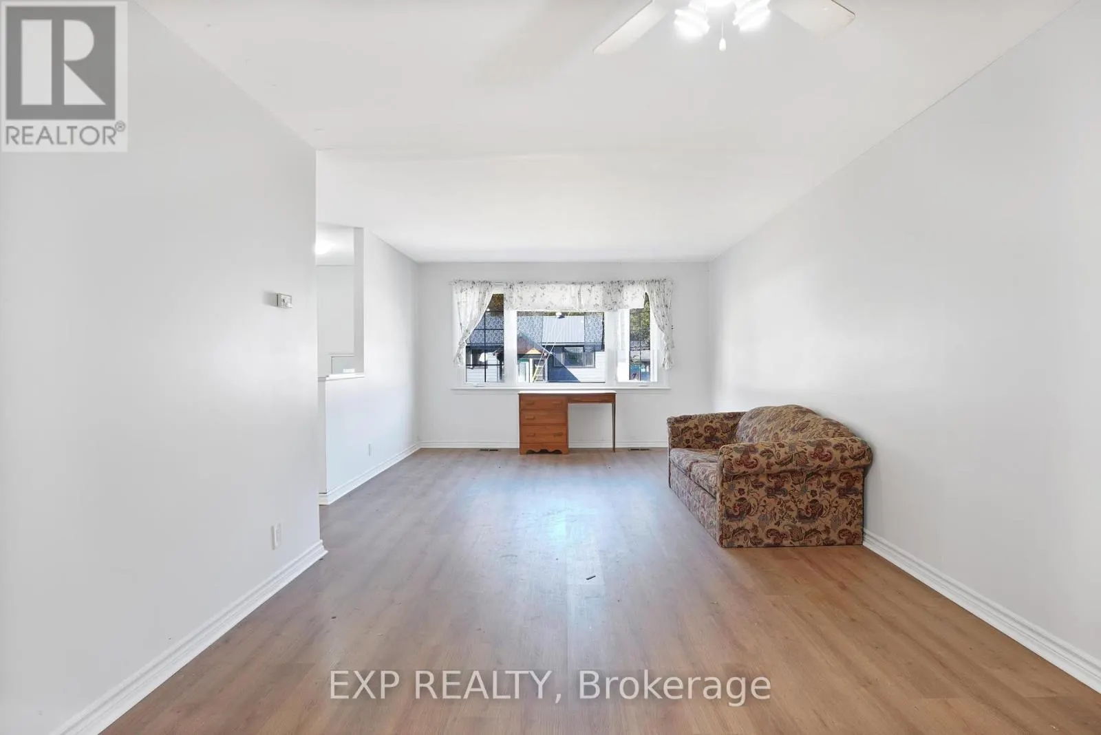 1043 ESTATES ROAD