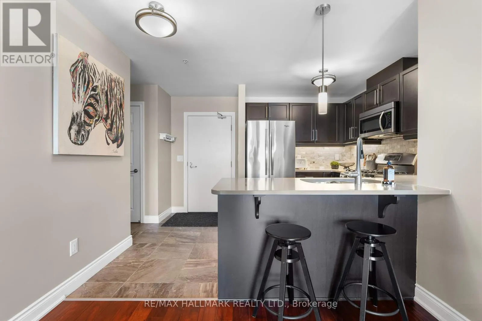 302 - 106 BARD BOULEVARD