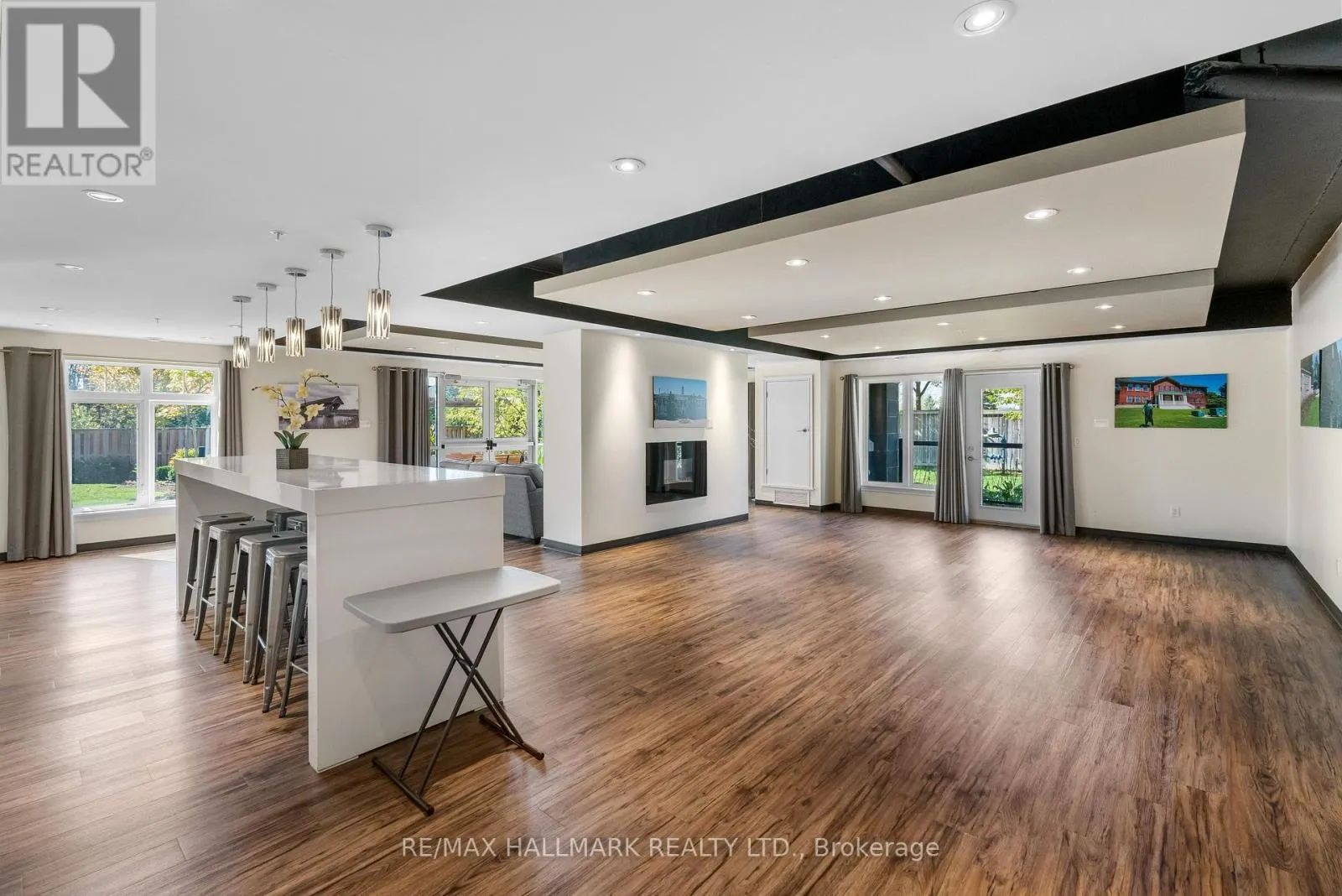 302 - 106 BARD BOULEVARD