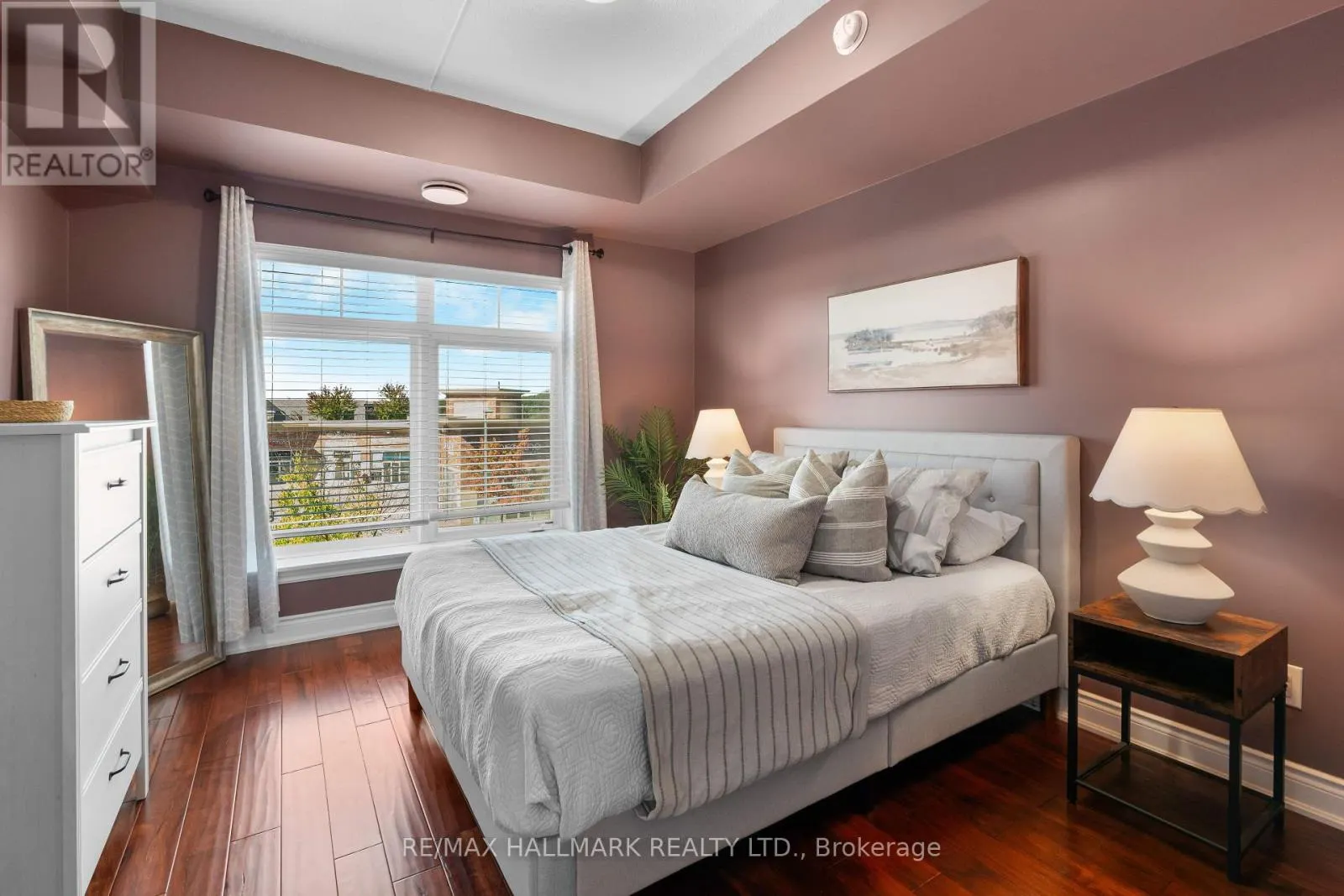 302 - 106 BARD BOULEVARD