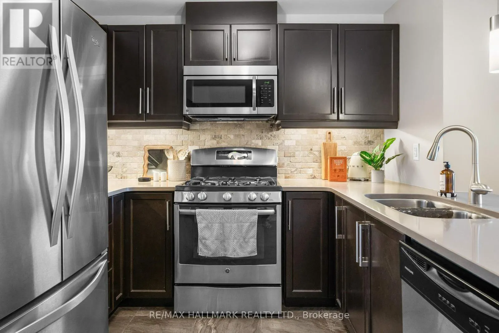 302 - 106 BARD BOULEVARD