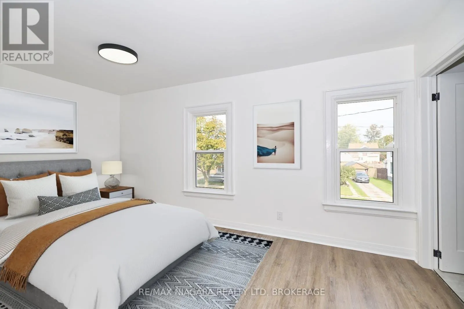 253 DUFFERIN STREET