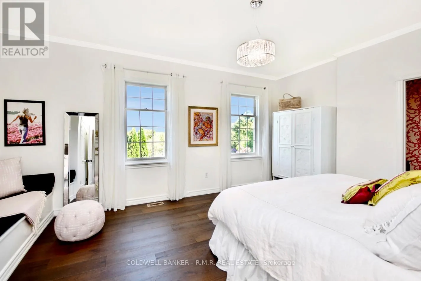 10 ARMITAGE AVENUE