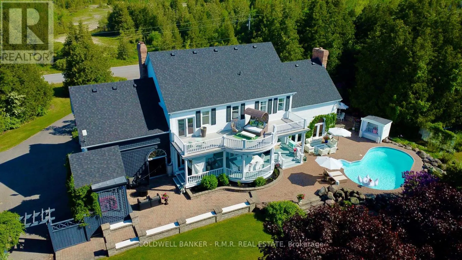 10 ARMITAGE AVENUE