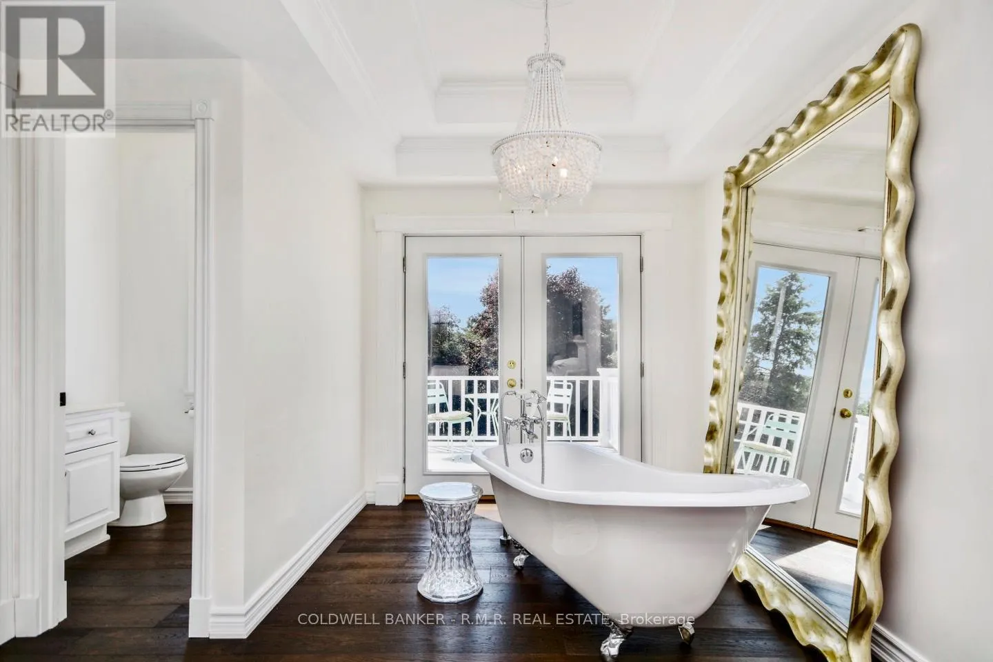 10 ARMITAGE AVENUE
