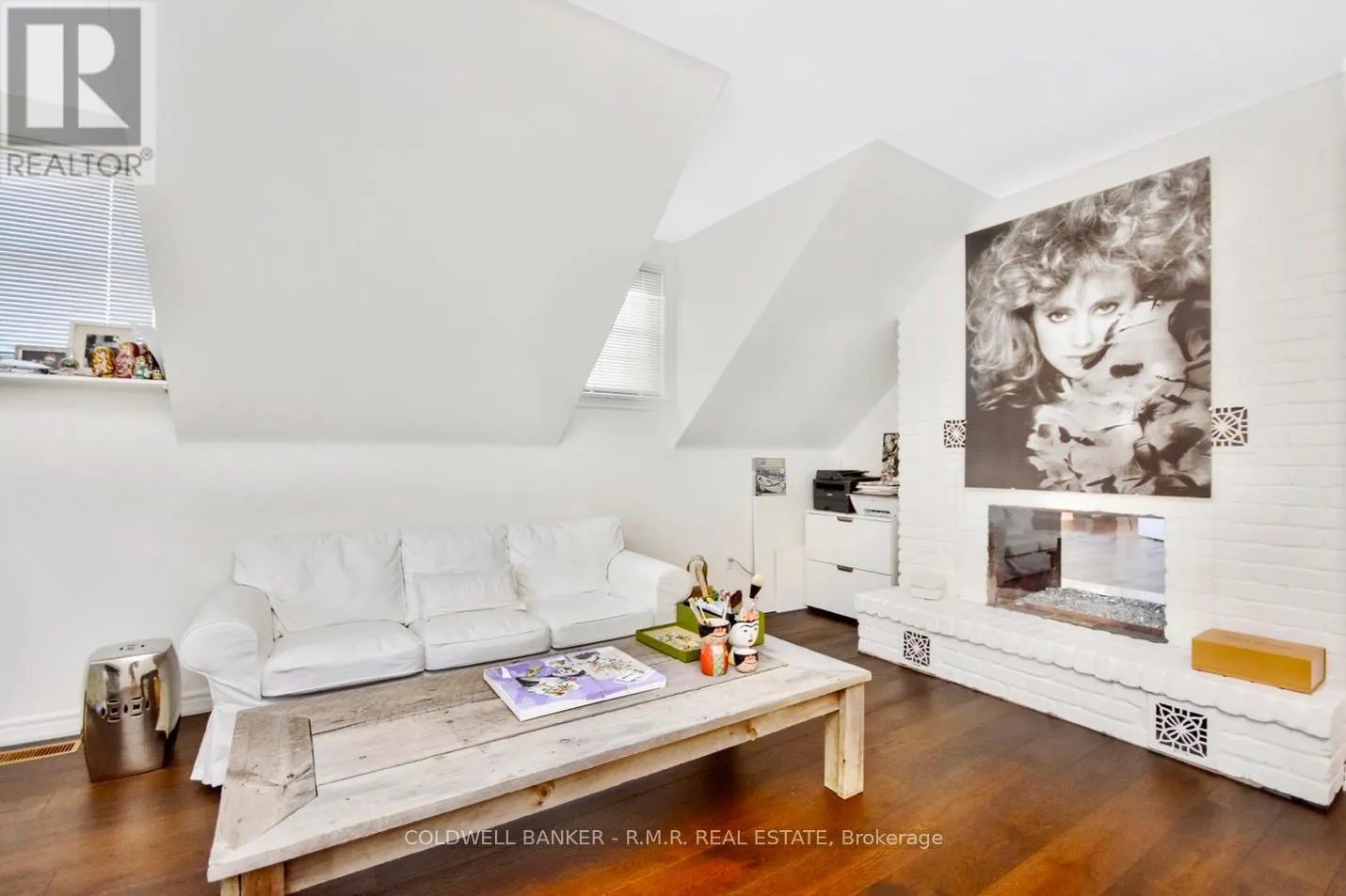 10 ARMITAGE AVENUE