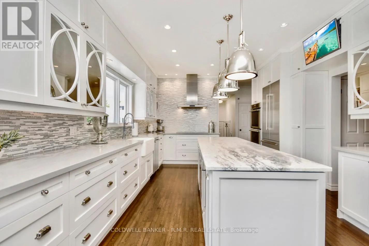 10 ARMITAGE AVENUE