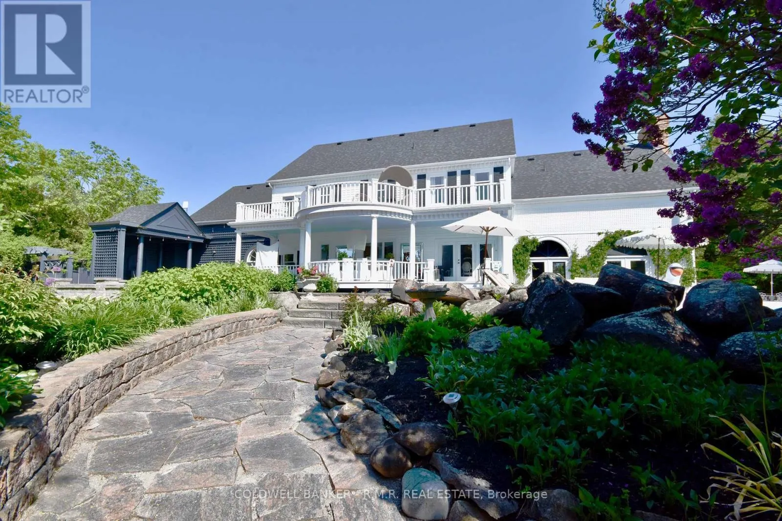 10 ARMITAGE AVENUE
