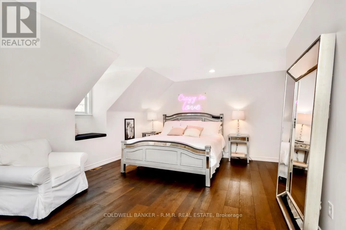 10 ARMITAGE AVENUE