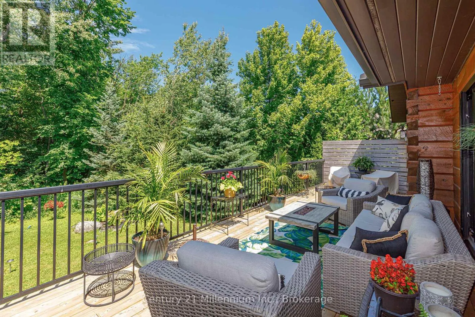 108 CORTINA CRESCENT