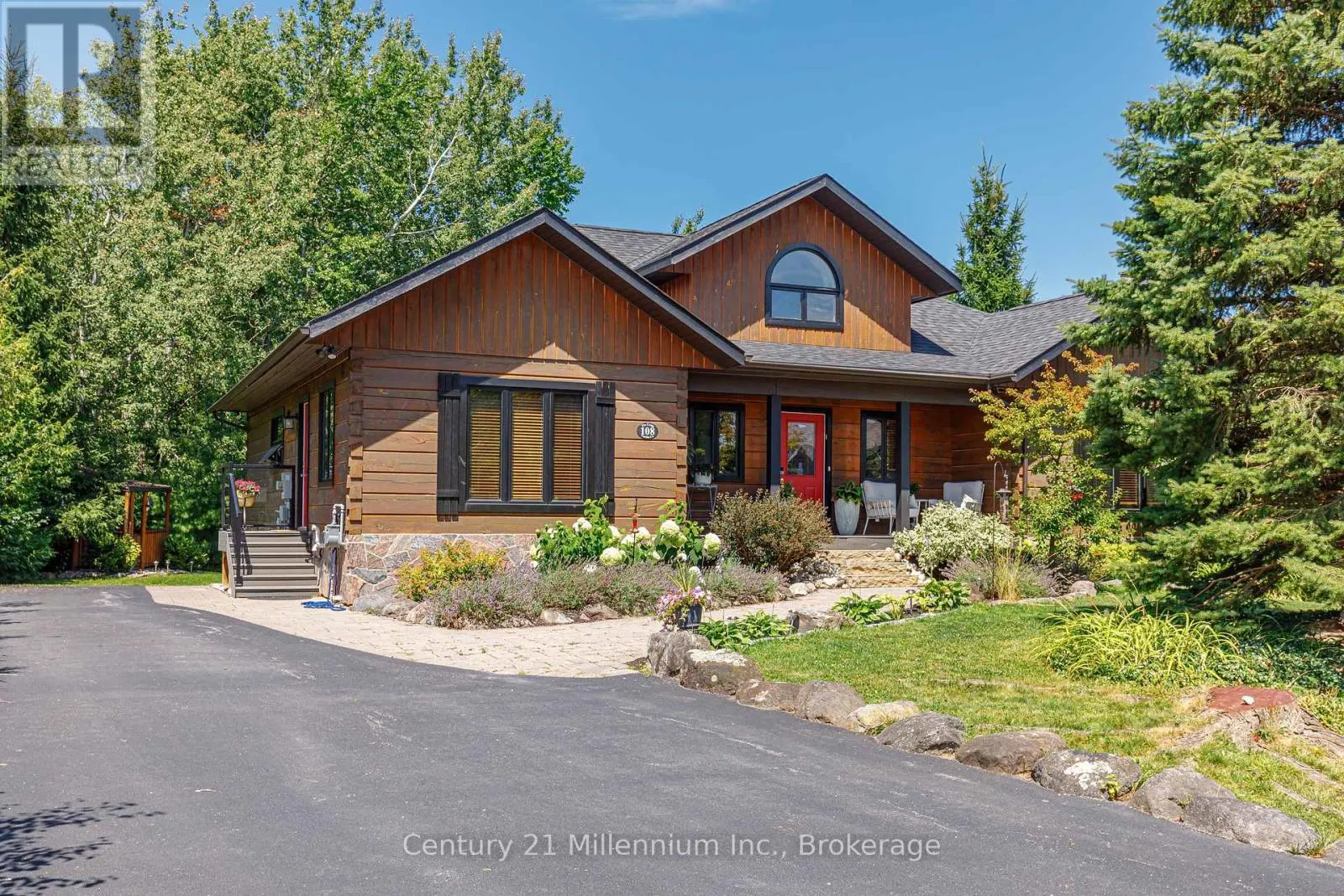 108 CORTINA CRESCENT