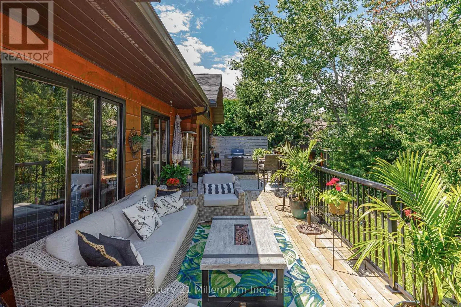 108 CORTINA CRESCENT