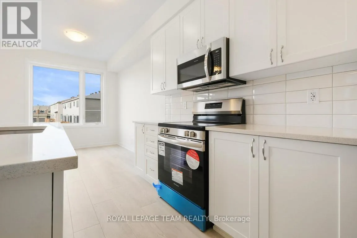 975 ATHENRY COURT