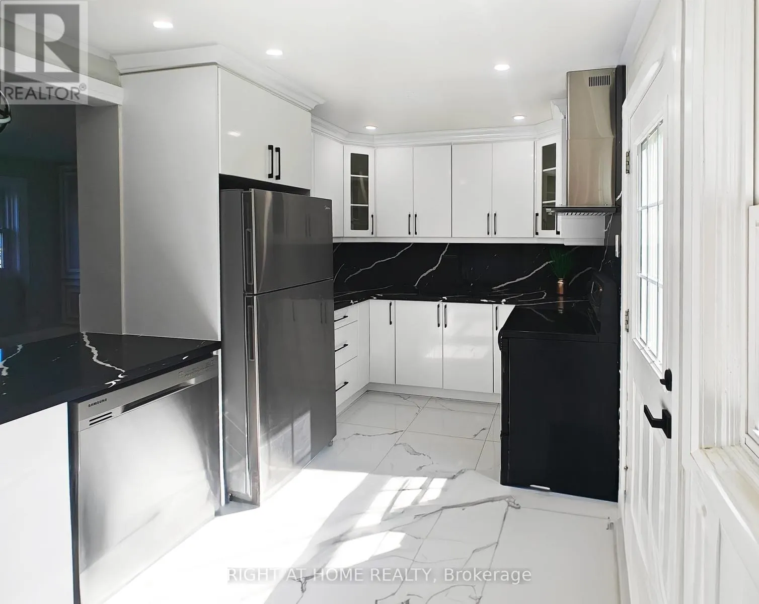 381 EAST 23RD STREET