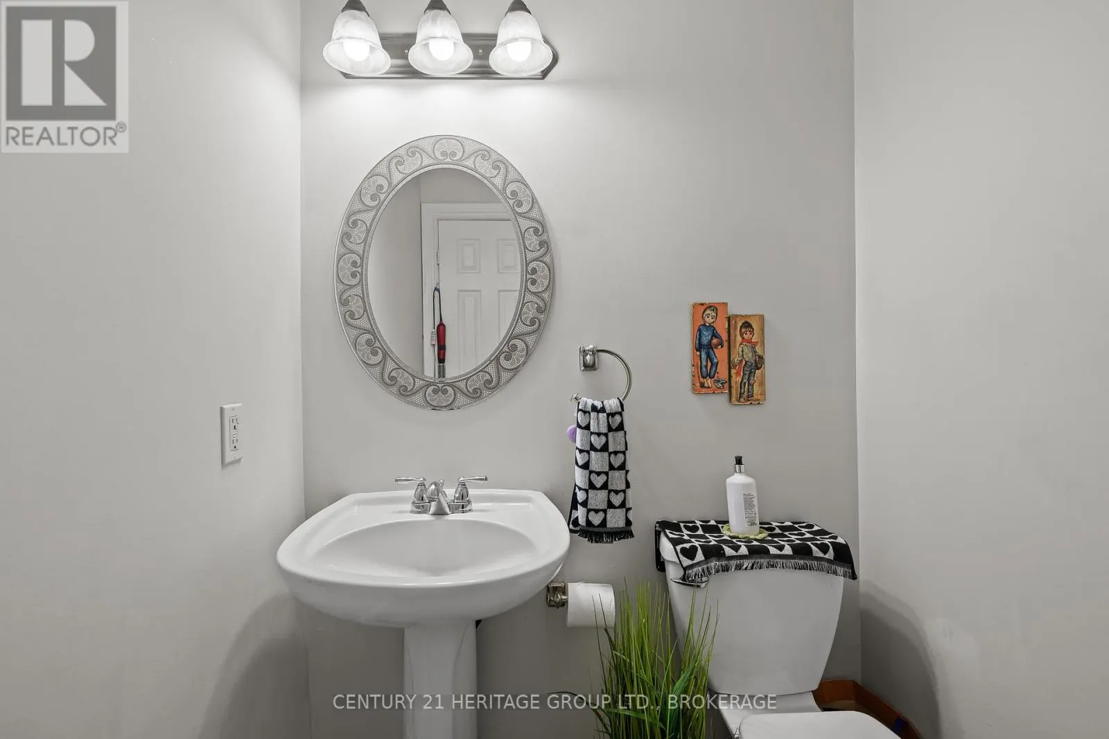 29 - 1098 KING STREET W, #29