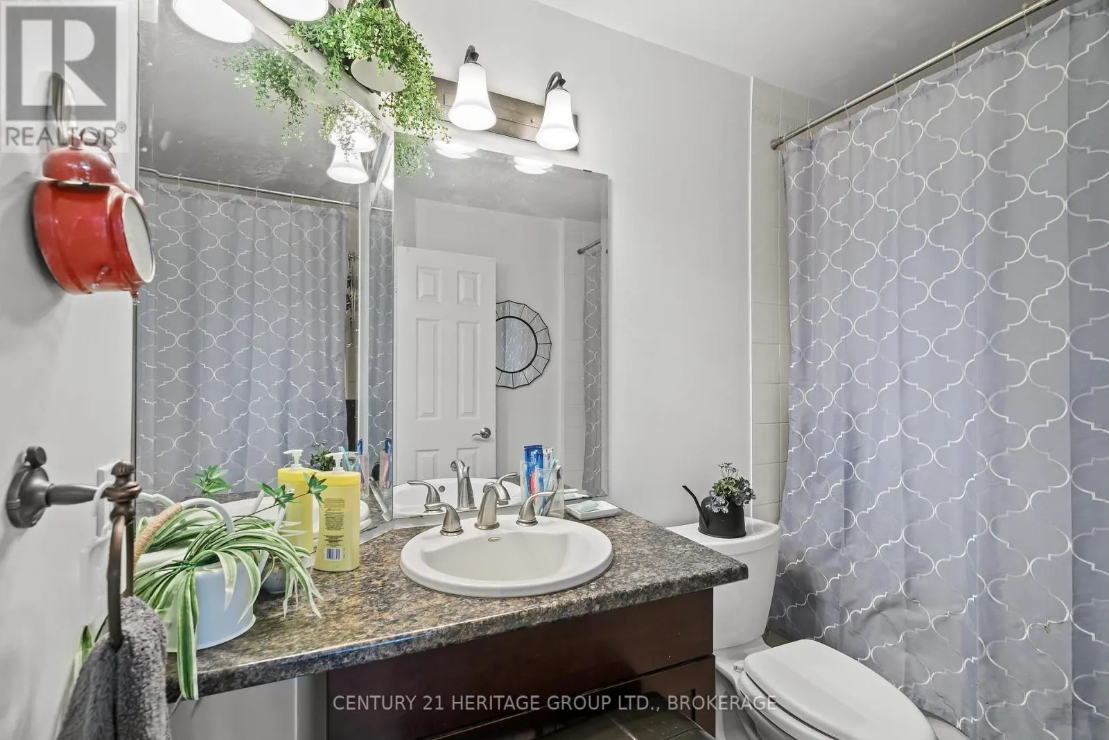 29 - 1098 KING STREET W, #29