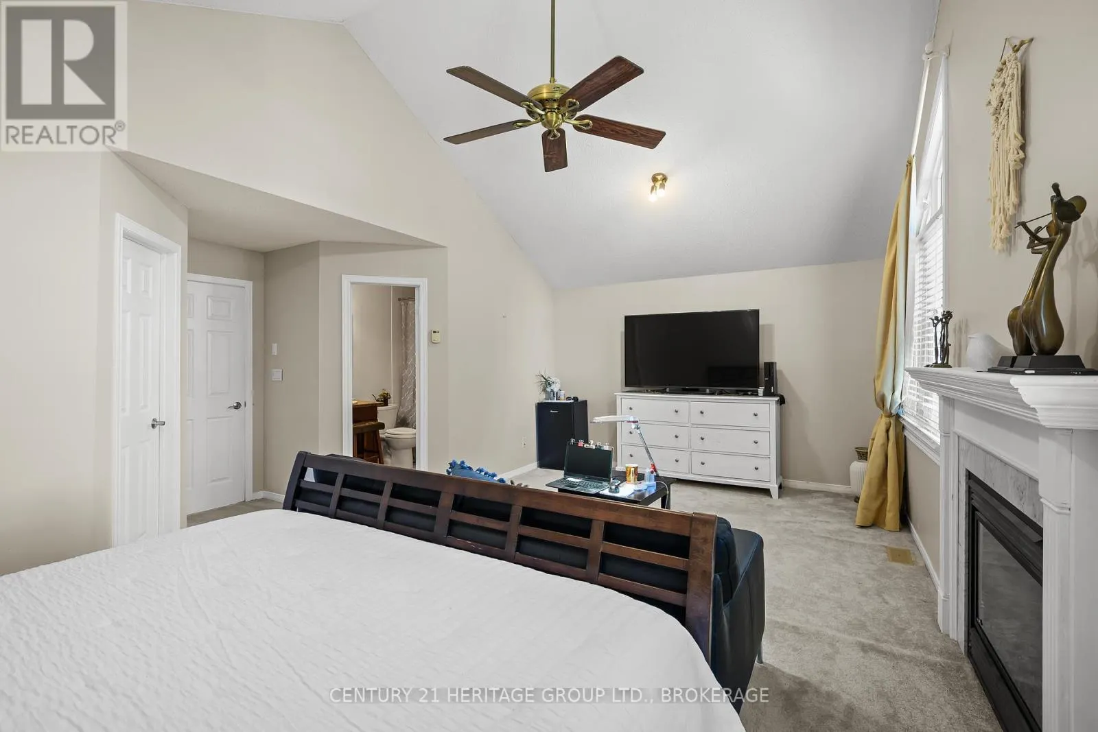 29 - 1098 KING STREET W, #29