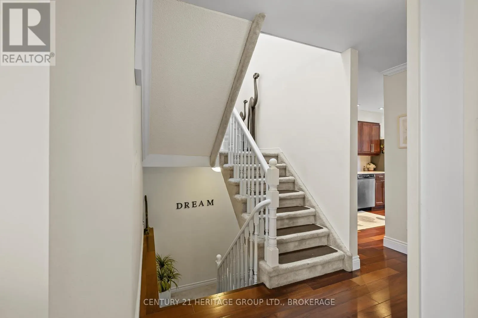 29 - 1098 KING STREET W, #29