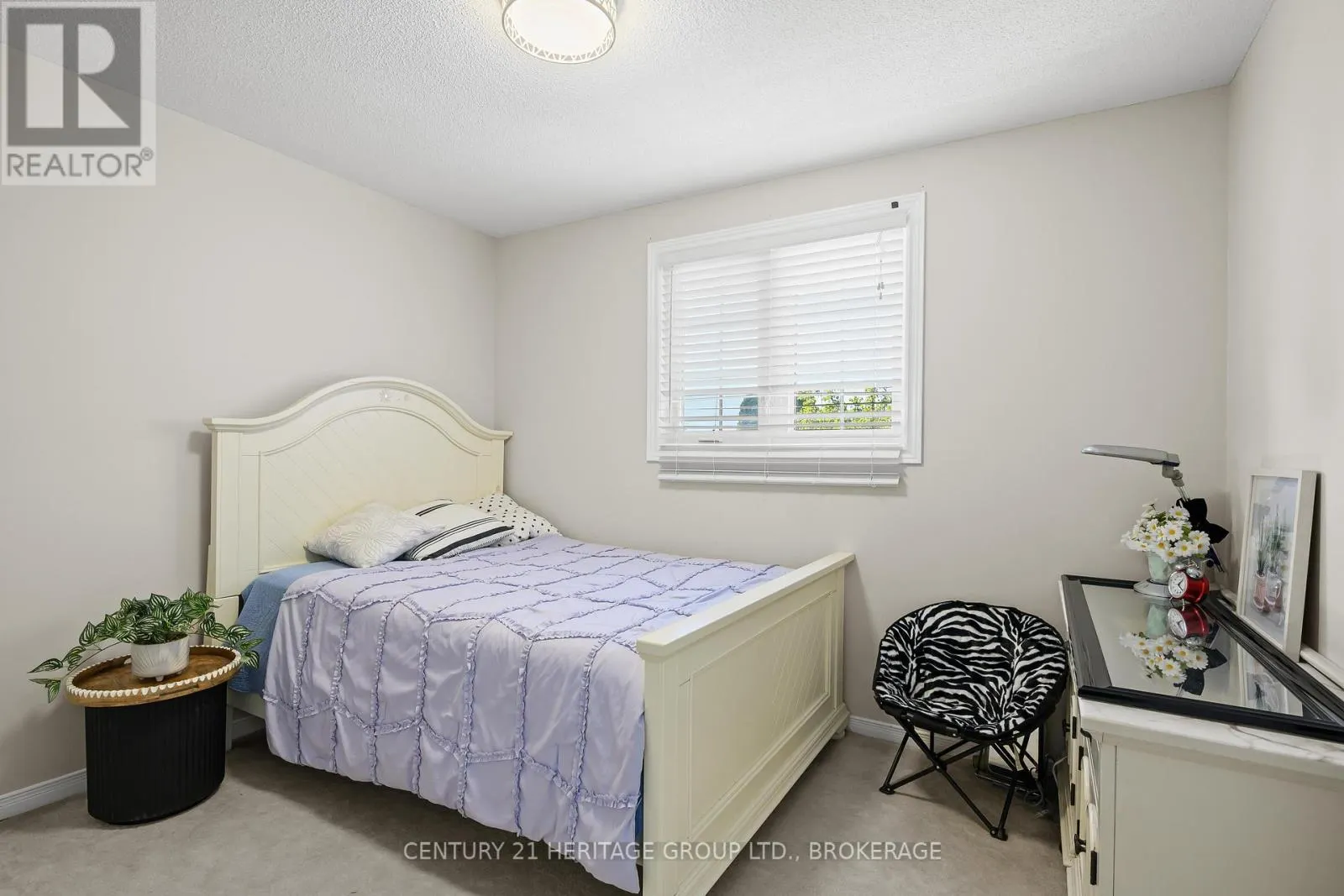29 - 1098 KING STREET W, #29