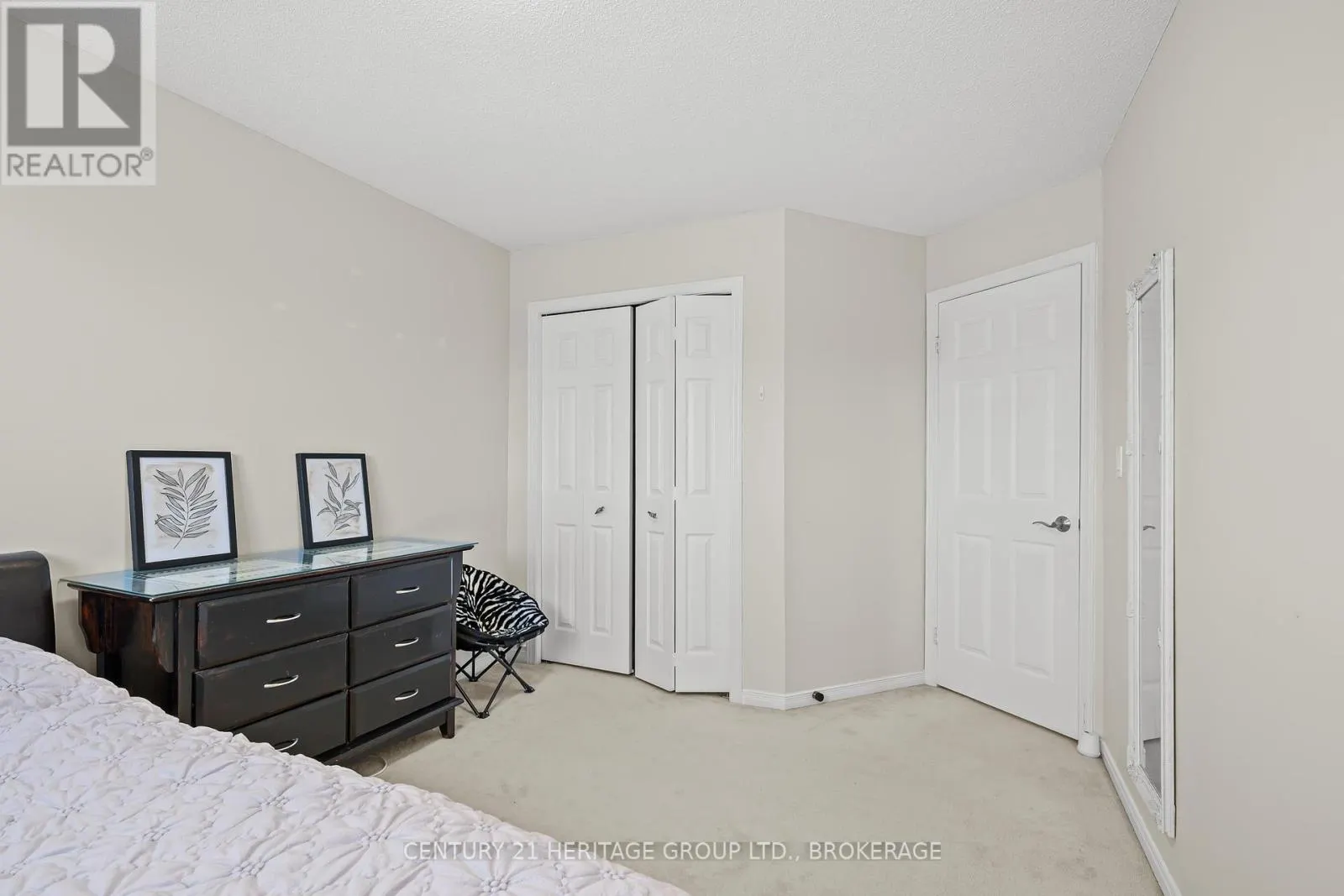 29 - 1098 KING STREET W, #29