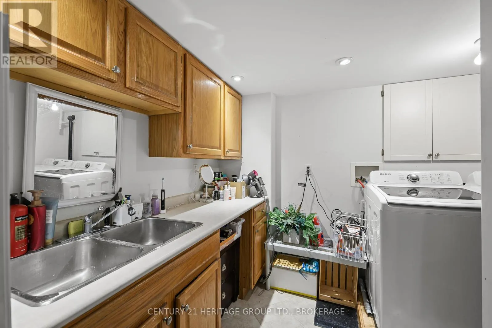 29 - 1098 KING STREET W, #29