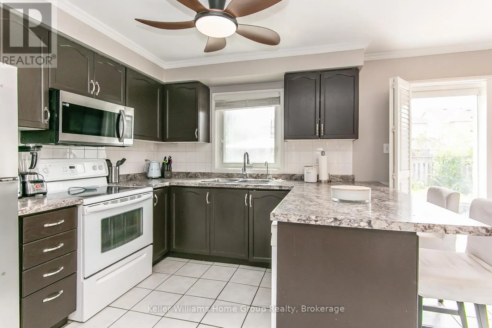 334 CHRISTOPHER DRIVE