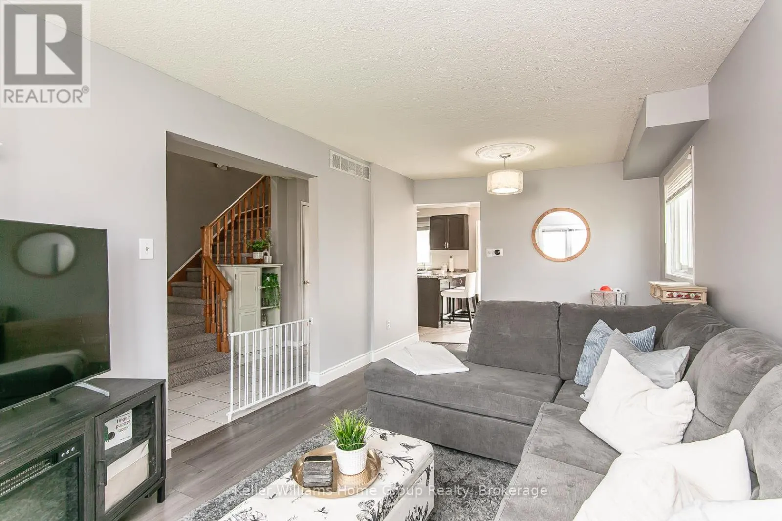 334 CHRISTOPHER DRIVE