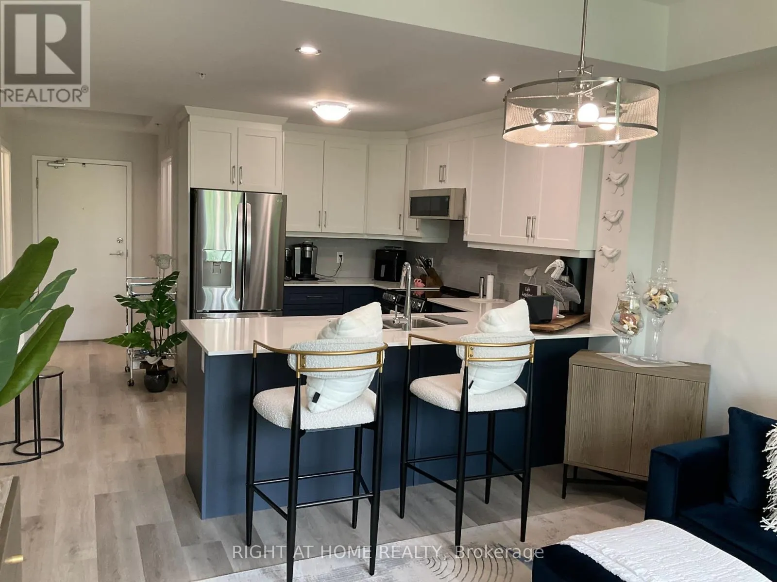 211 - 100 THE PROMENADE ROAD