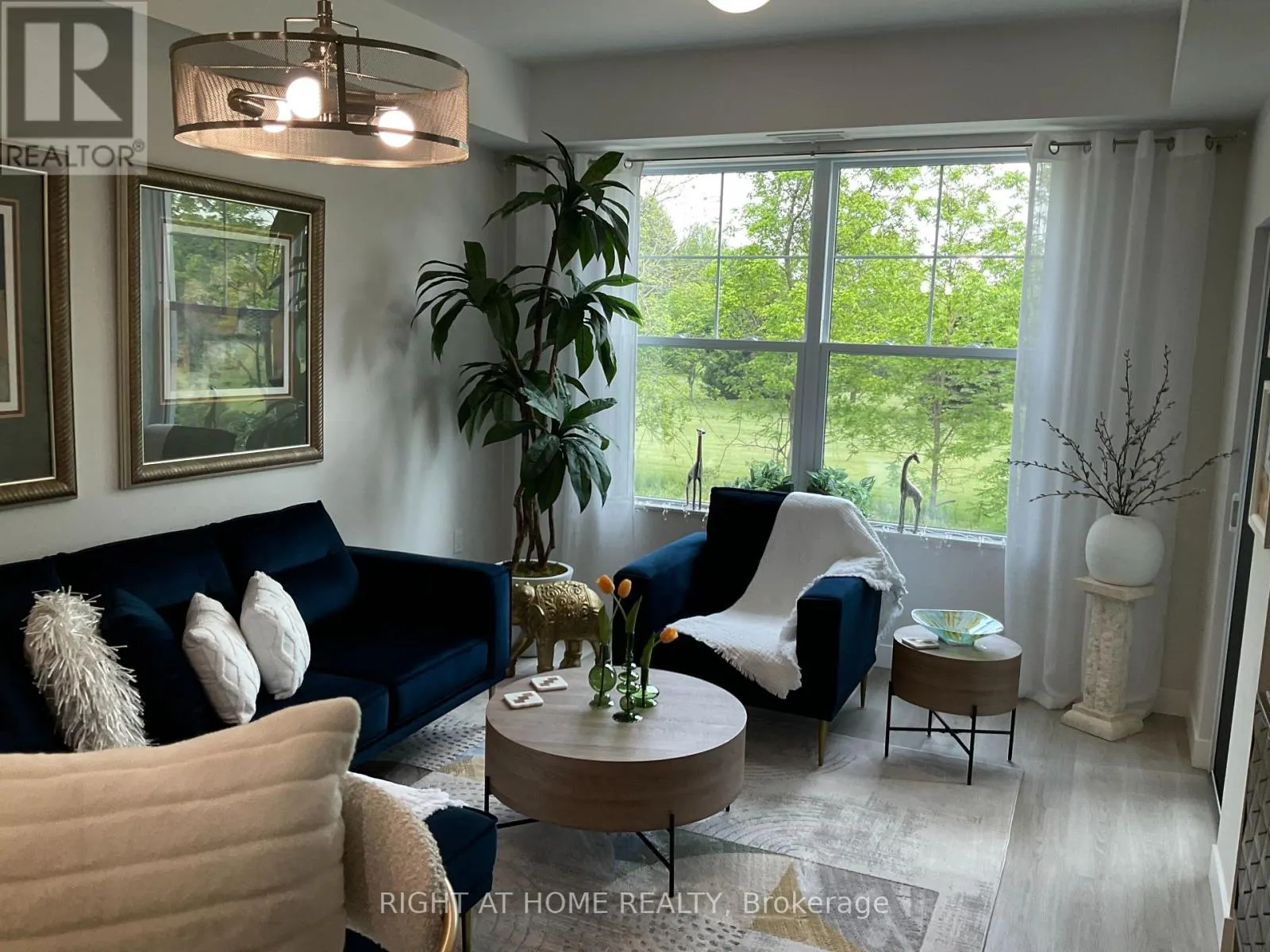 211 - 100 THE PROMENADE ROAD