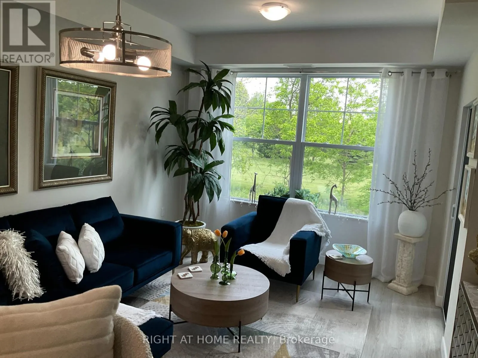 211 - 100 THE PROMENADE ROAD