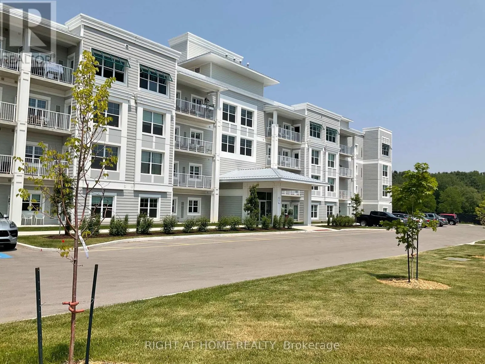 211 - 100 THE PROMENADE ROAD