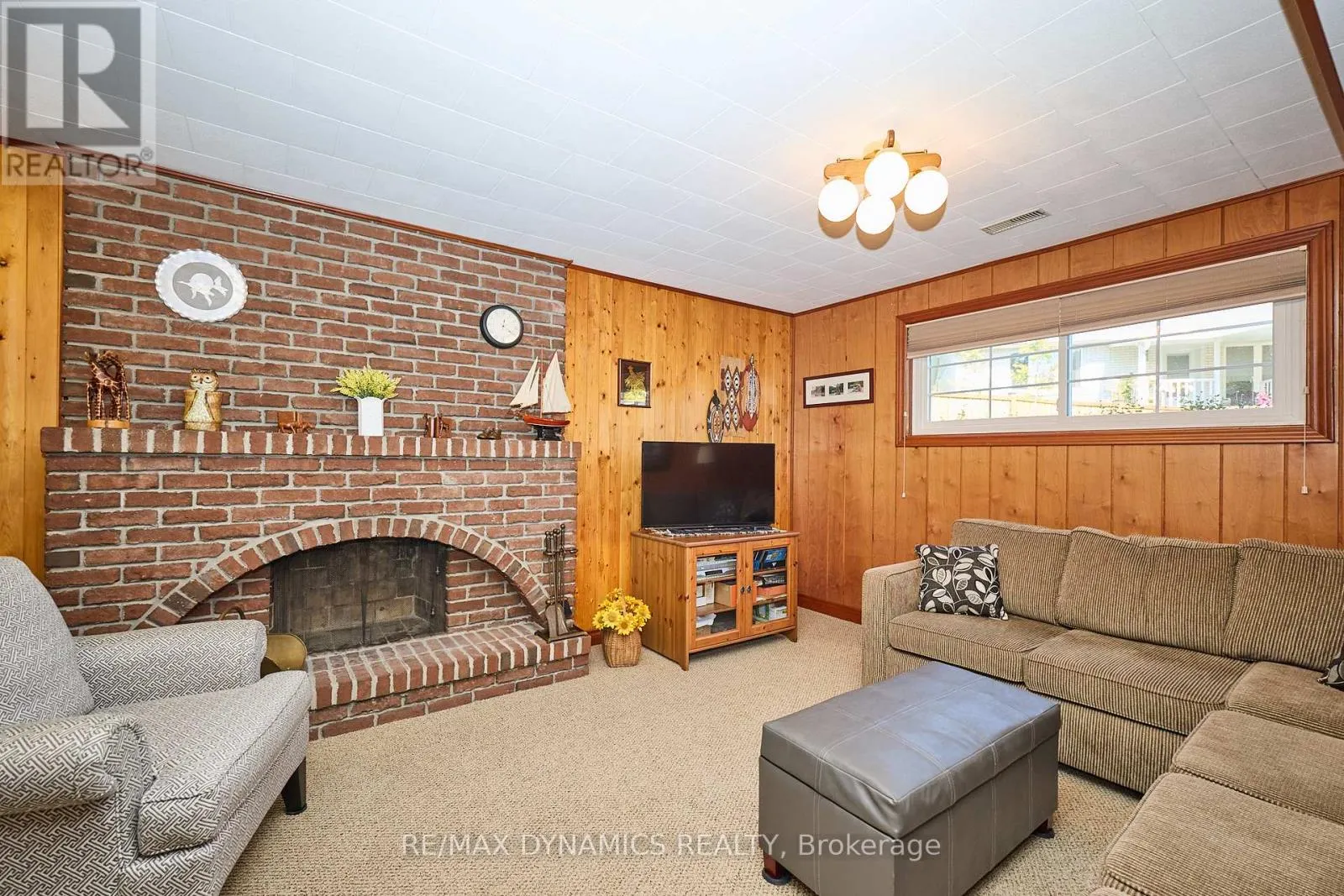 6787 CORWIN CRESCENT
