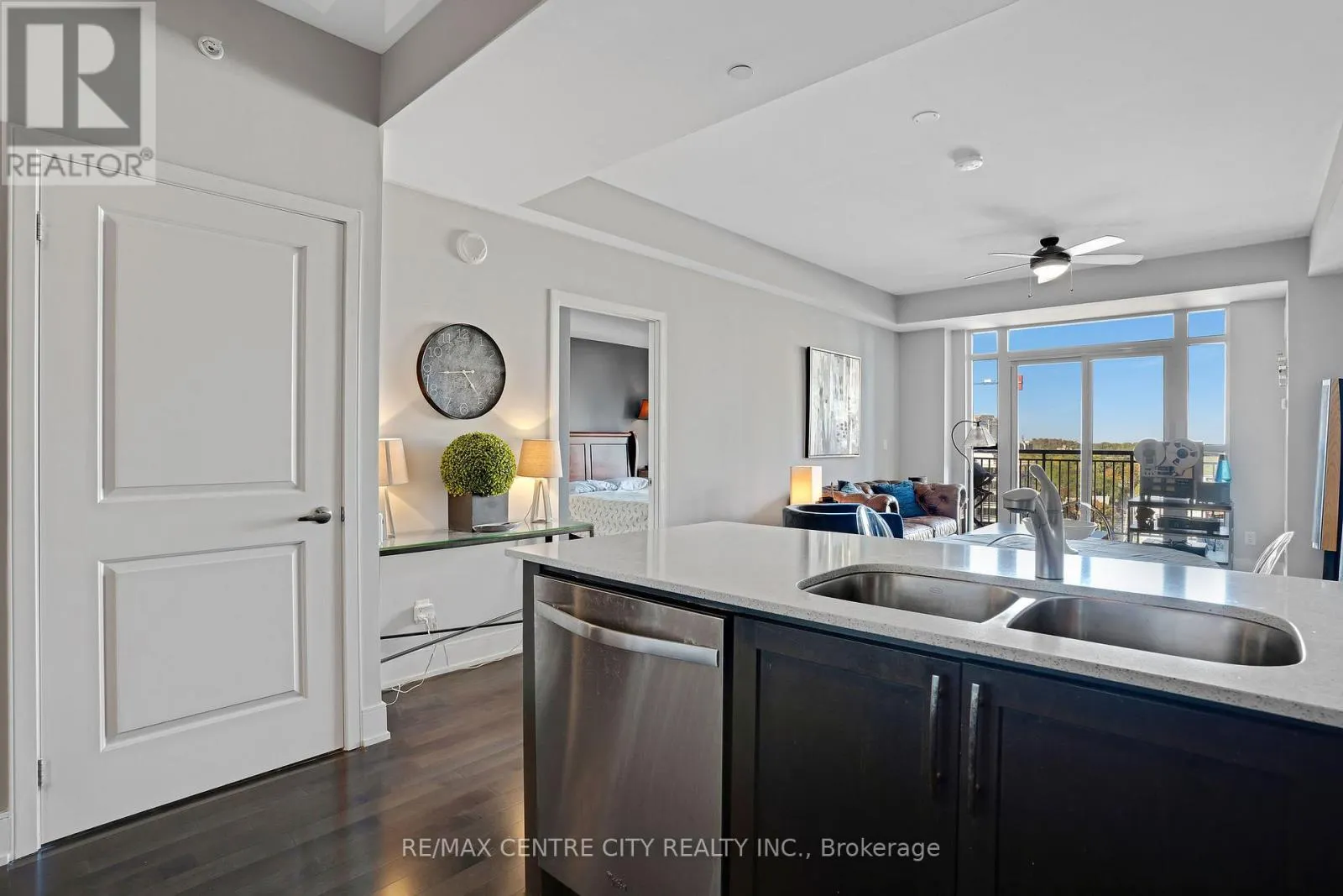 1009 - 144 PARK STREET, #1009