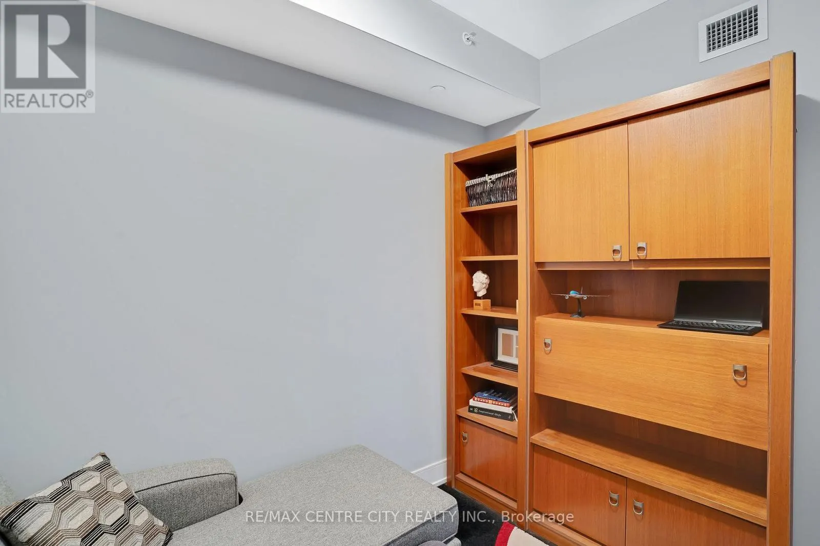 1009 - 144 PARK STREET, #1009