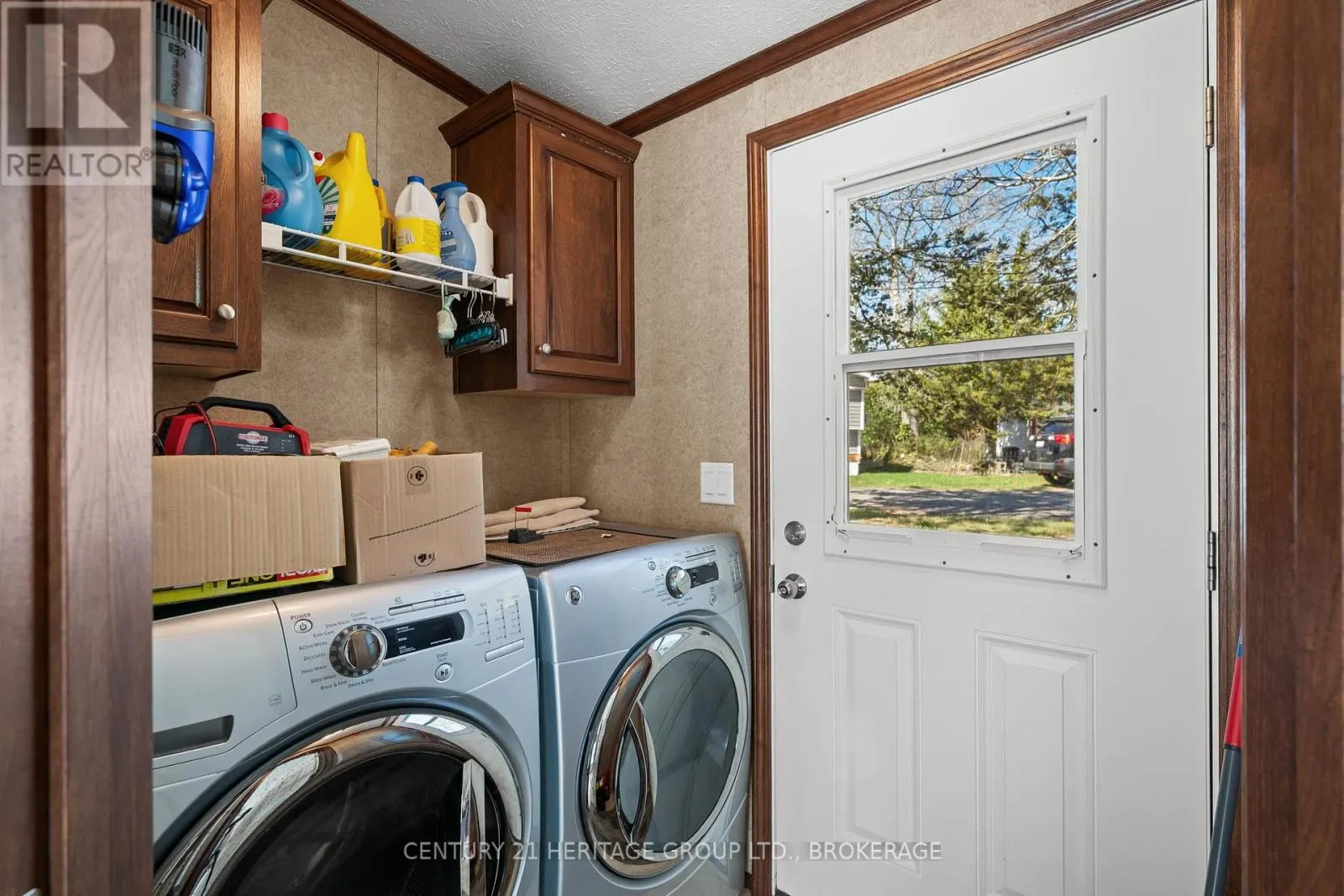7 - 5633 BATH ROAD, #7