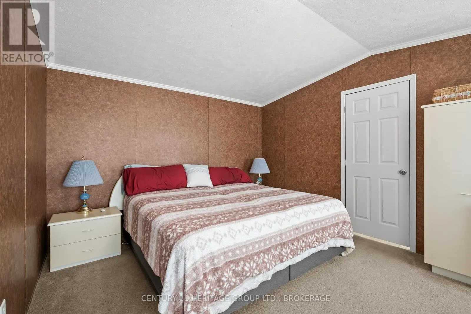 7 - 5633 BATH ROAD, #7