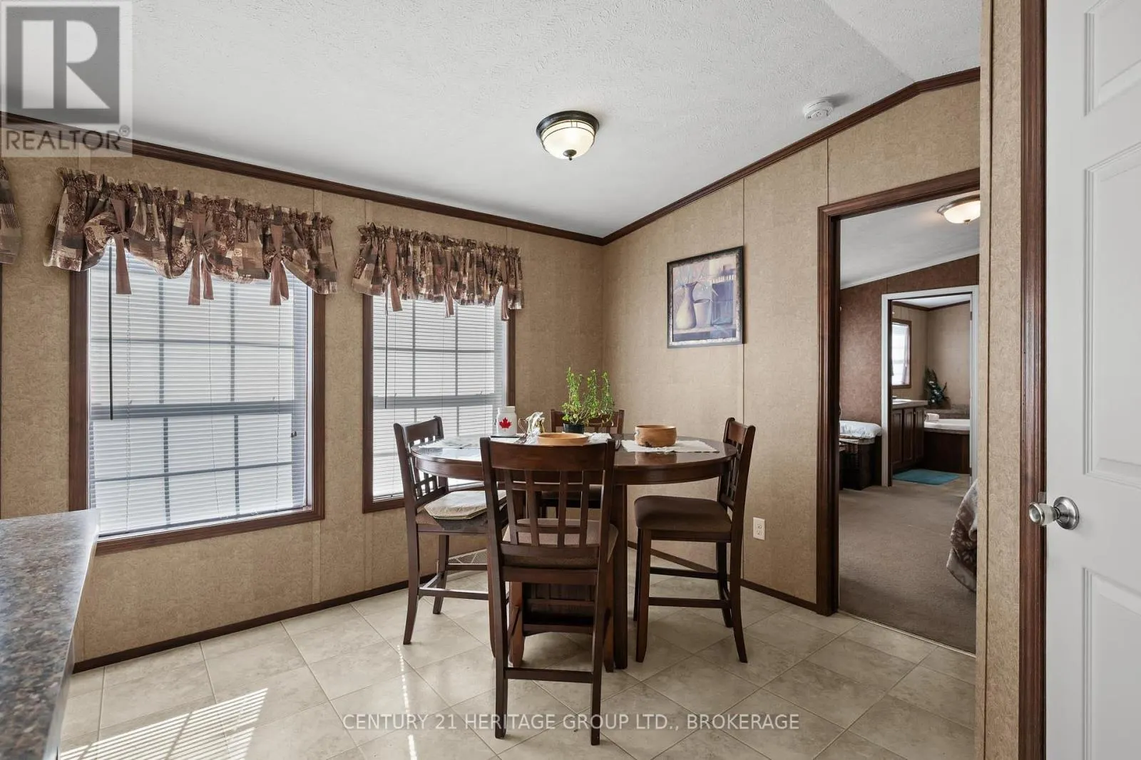 7 - 5633 BATH ROAD, #7