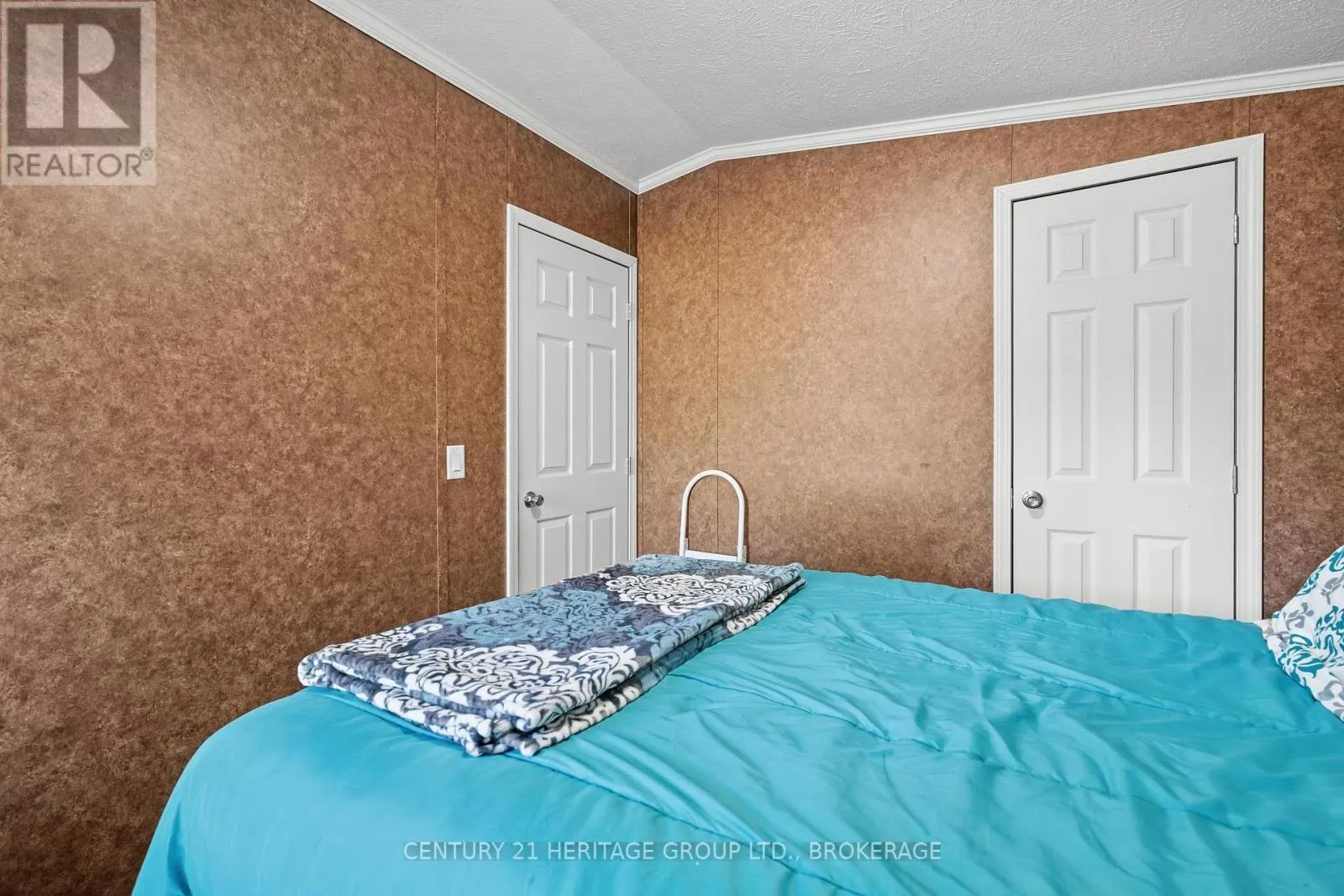 7 - 5633 BATH ROAD, #7