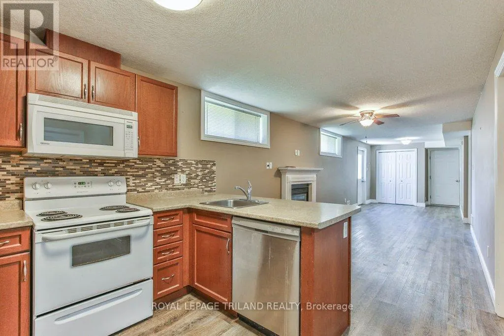 1152 OAKCROSSING ROAD